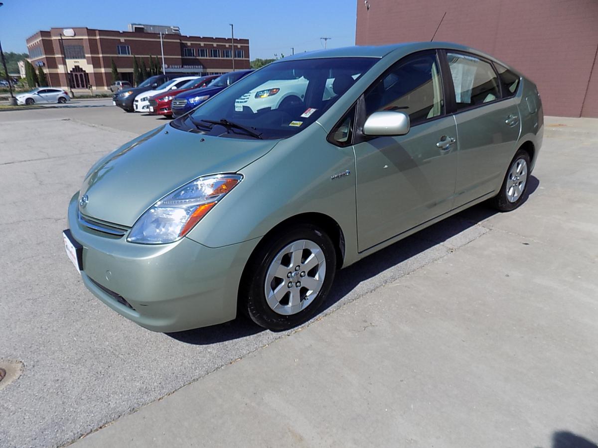 photo of 2007 TOYOTA PRIUS 4 DOOR HATCHBACK