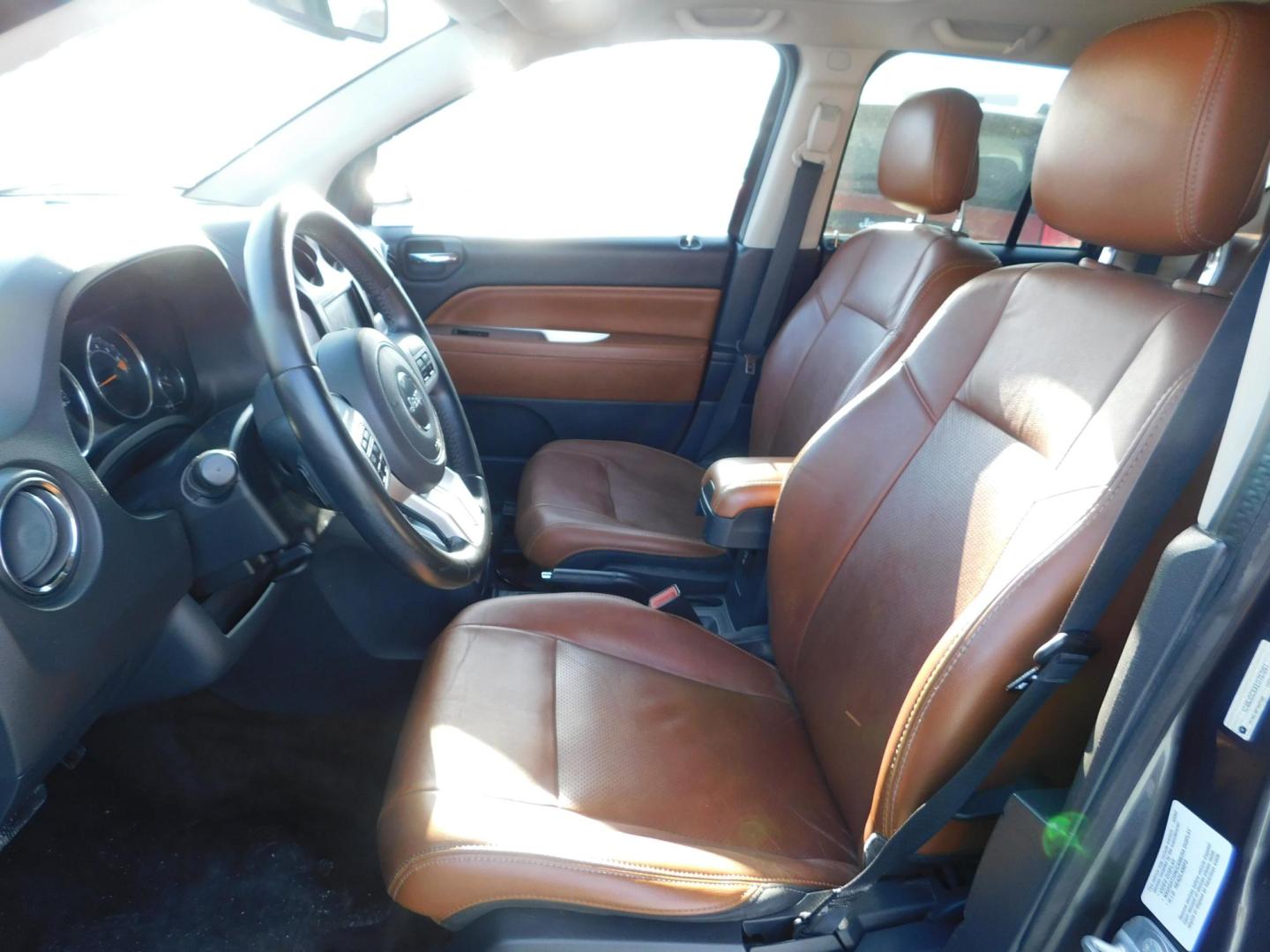 2014 GRAY Jeep Compass Limited 4WD (1C4NJDCBXED) with an 2.4L L4 DOHC 16V engine, Continuously Variable Transmission transmission, located at 2121 Burlington St, North Kansas City, MO, 64116, (816) 556-0707, 39.144707, -94.581978 - Photo#2