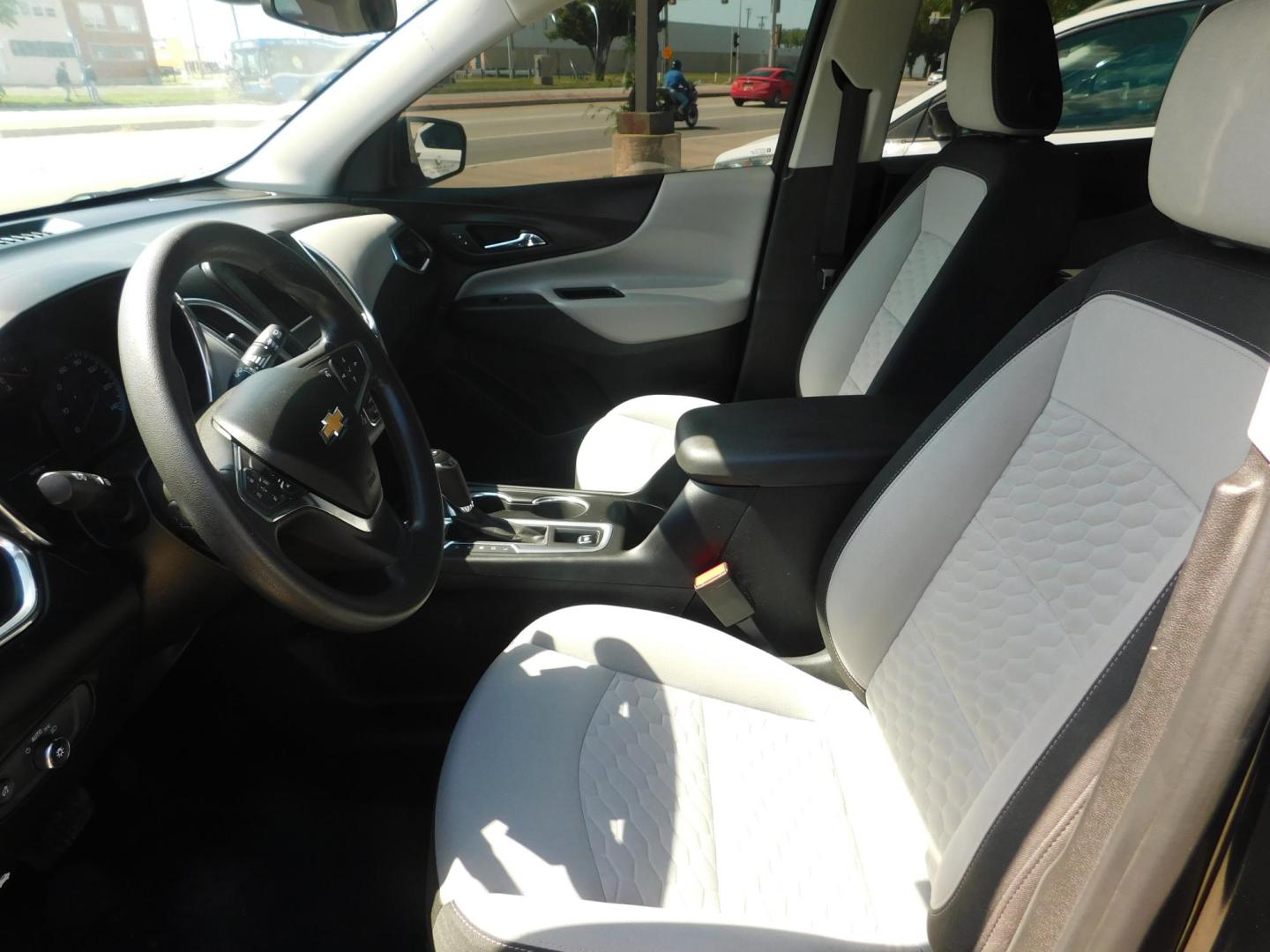 2020 BLACK Chevrolet Equinox LS 2WD (2GNAXHEV5L6) with an 1.5L L4 DIR DOHC 16V TURBO engine, 6A transmission, located at 2121 Burlington St, North Kansas City, MO, 64116, (816) 556-0707, 39.144707, -94.581978 - Photo#2
