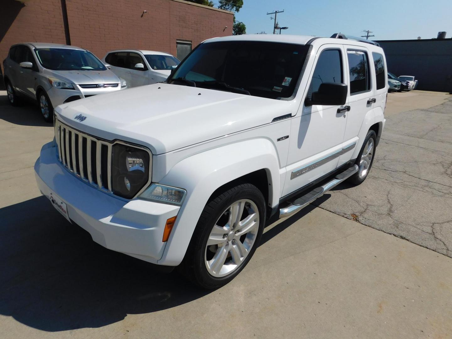 2012 WHITE Jeep Liberty Limited Jet 2WD (1C4PJLFK7CW) with an 3.7L V6 SOHC 12V engine, 4-Speed Automatic transmission, located at 2121 Burlington St, North Kansas City, MO, 64116, (816) 556-0707, 39.144707, -94.581978 - Photo#0