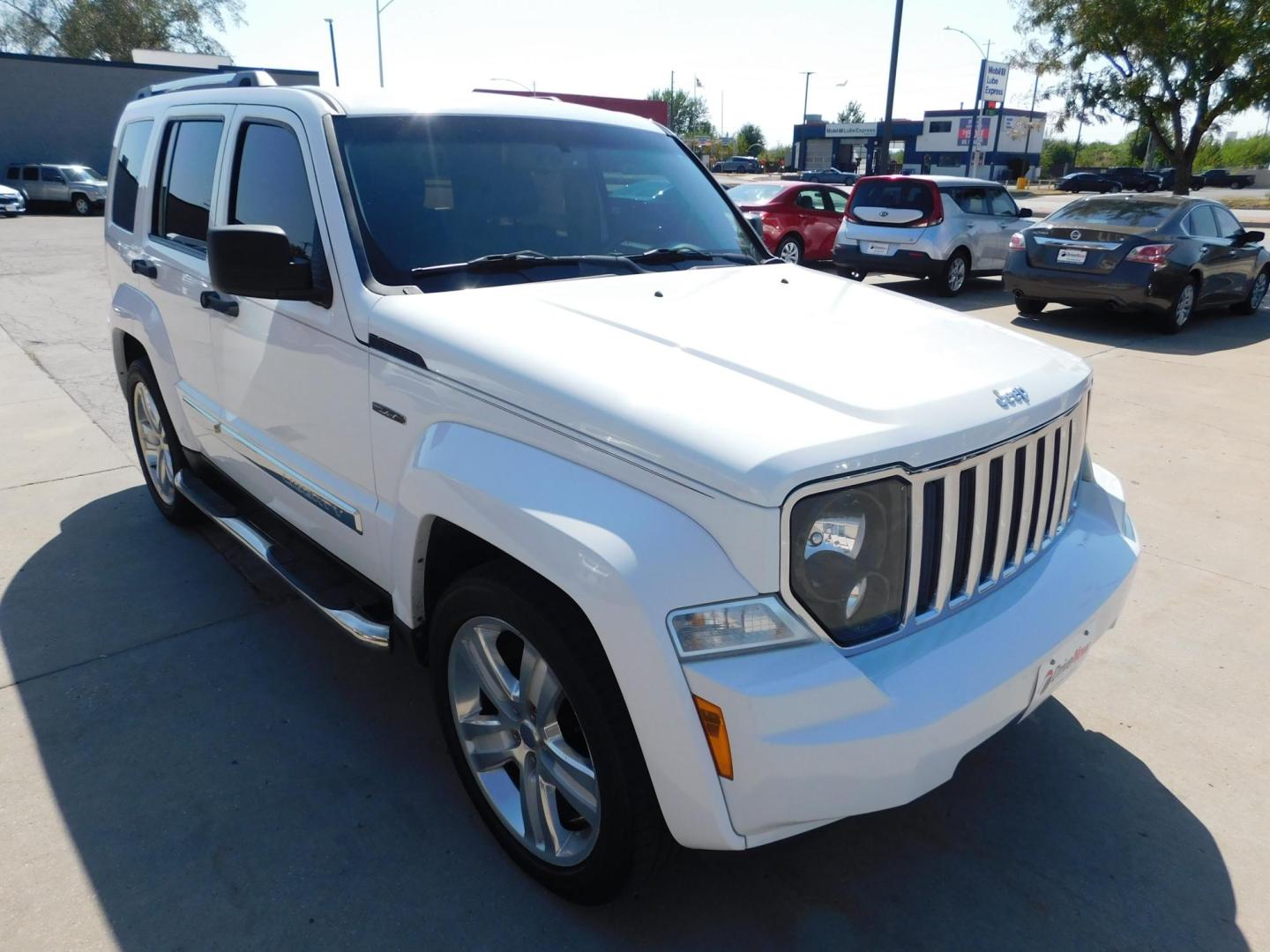 2012 WHITE Jeep Liberty Limited Jet 2WD (1C4PJLFK7CW) with an 3.7L V6 SOHC 12V engine, 4-Speed Automatic transmission, located at 2121 Burlington St, North Kansas City, MO, 64116, (816) 556-0707, 39.144707, -94.581978 - Photo#8