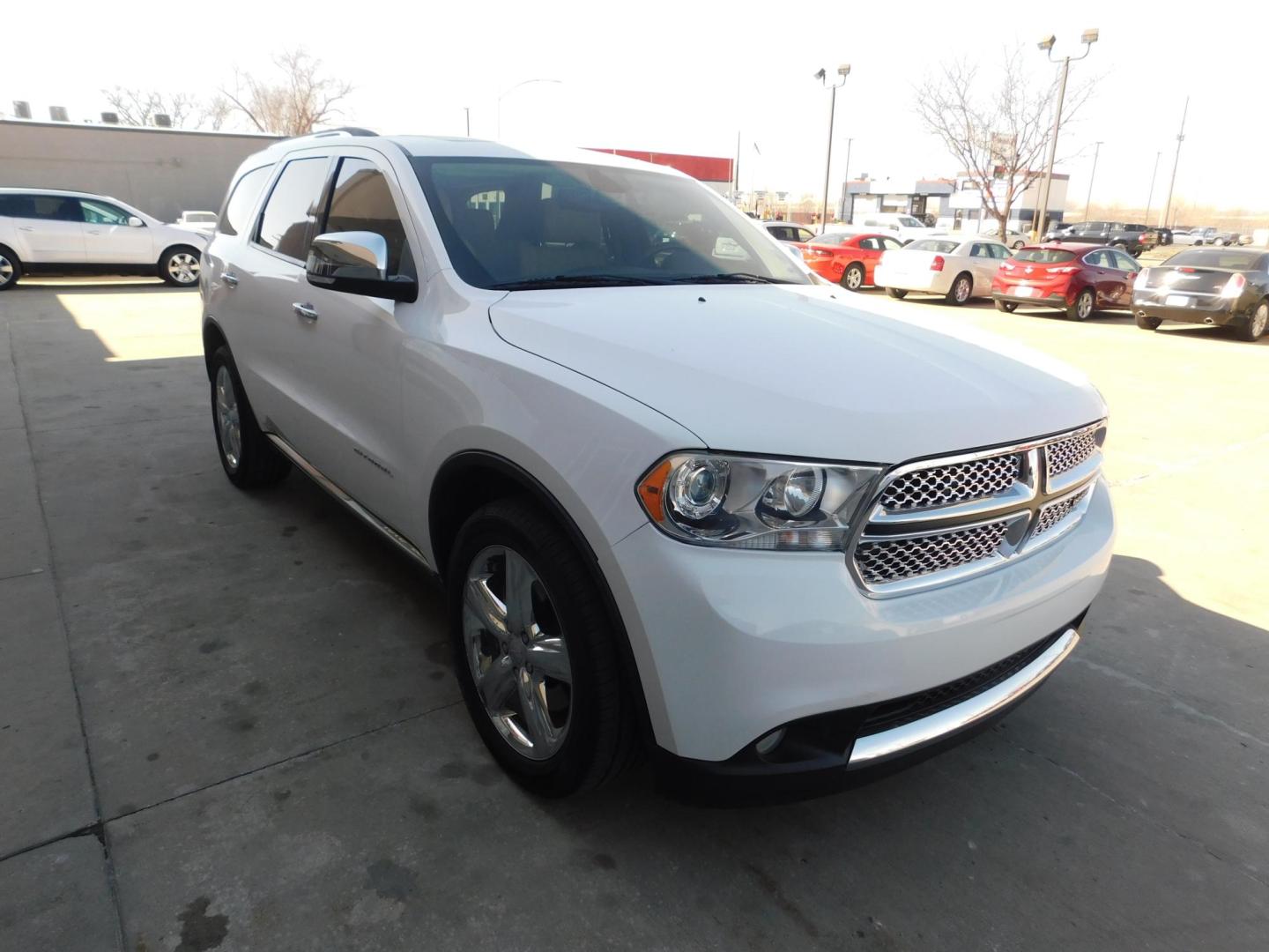 2013 WHITE Dodge Durango Citadel AWD (1C4RDJEG8DC) with an 3.6L V6 DOHC 24V engine, 5-Speed Automatic transmission, located at 2121 Burlington St, North Kansas City, MO, 64116, (816) 556-0707, 39.144707, -94.581978 - Photo#12