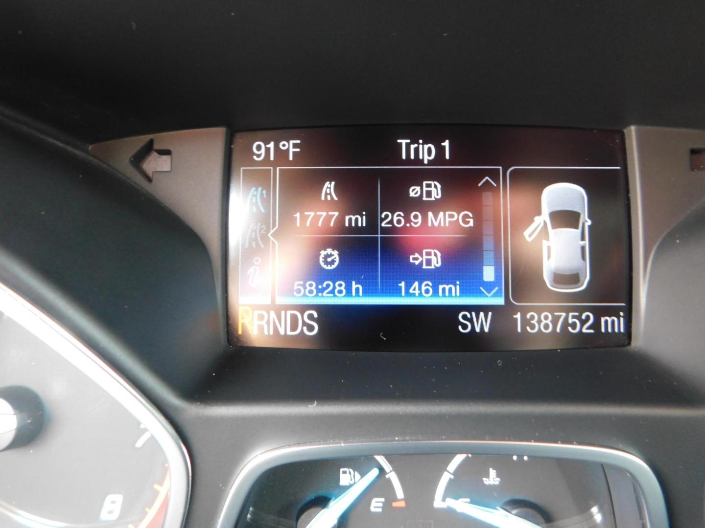 2013 GREEN Ford Escape SE FWD (1FMCU0GX9DU) with an 1.6L L4 DOHC 16V engine, 6-Speed Automatic transmission, located at 2121 Burlington St, North Kansas City, MO, 64116, (816) 556-0707, 39.144707, -94.581978 - Photo#4
