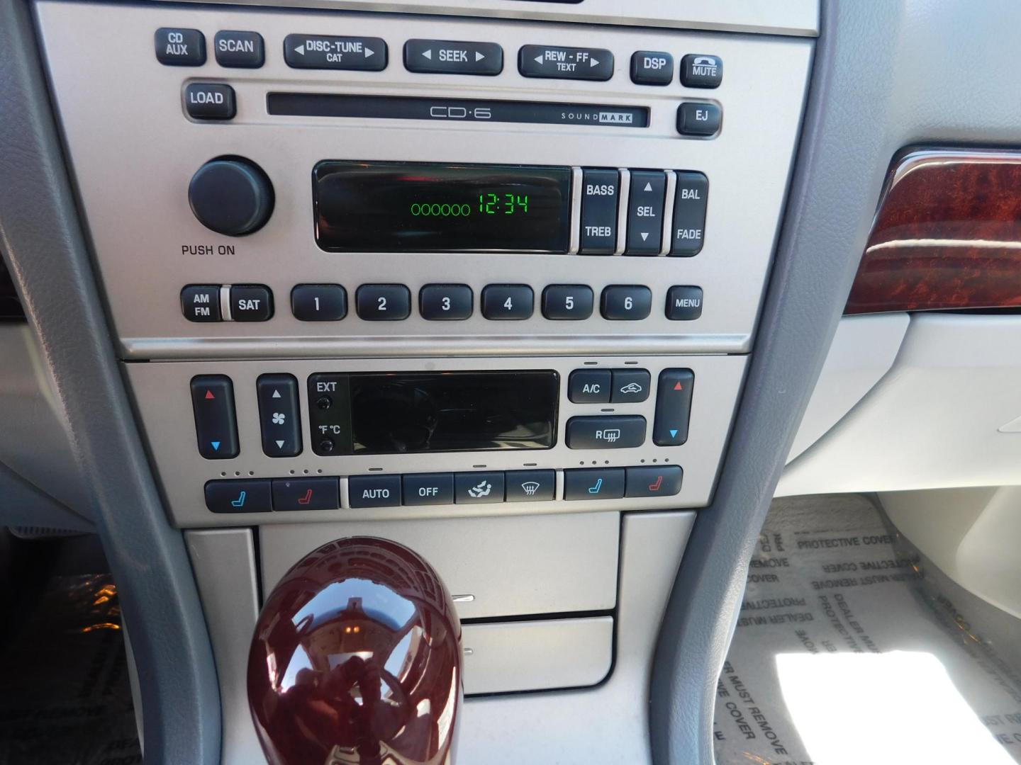 2006 WHITE Lincoln LS V8 Ultimate (1LNFM87A46Y) with an 3.9L V8 DOHC 32V engine, 5-Speed Automatic Overdrive transmission, located at 2121 Burlington St, North Kansas City, MO, 64116, (816) 556-0707, 39.144707, -94.581978 - Photo#4