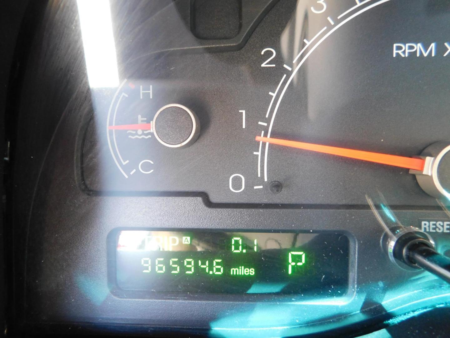 2006 WHITE Lincoln LS V8 Ultimate (1LNFM87A46Y) with an 3.9L V8 DOHC 32V engine, 5-Speed Automatic Overdrive transmission, located at 2121 Burlington St, North Kansas City, MO, 64116, (816) 556-0707, 39.144707, -94.581978 - Photo#5