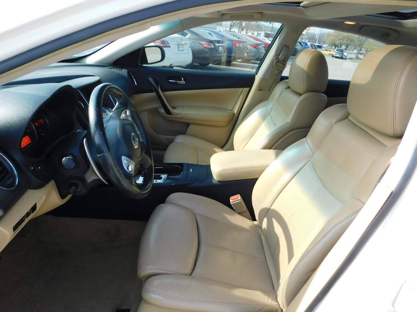 2010 WHITE Nissan Maxima S (1N4AA5AP6AC) with an 3.5L V6 DOHC 24V engine, CVT transmission, located at 2121 Burlington St, North Kansas City, MO, 64116, (816) 556-0707, 39.144707, -94.581978 - Photo#2