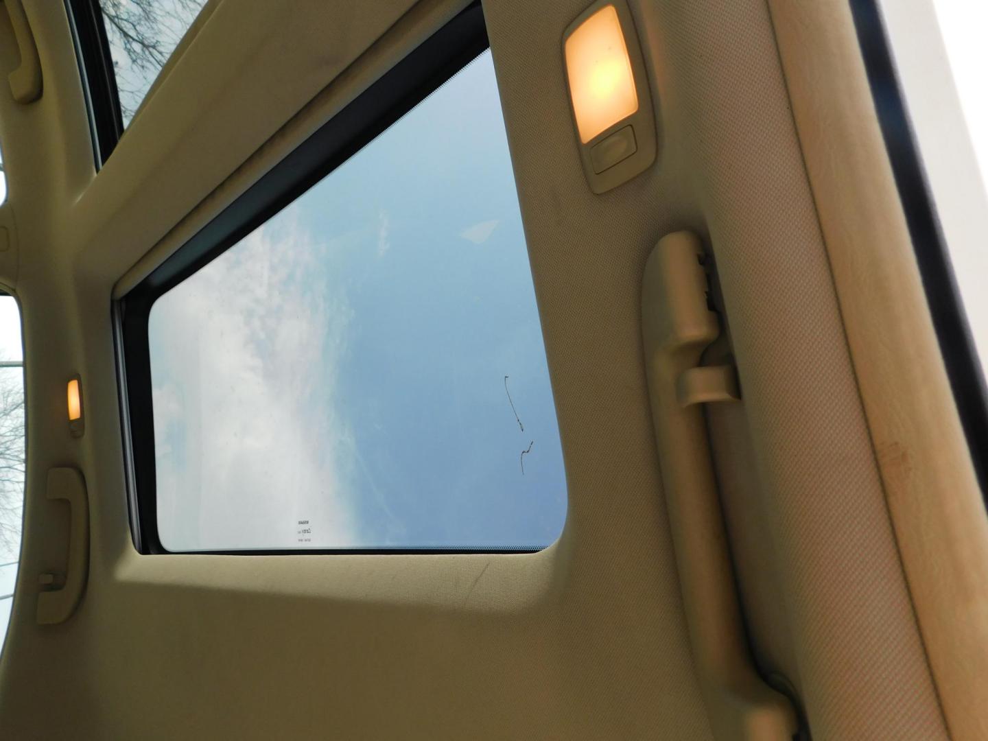 2010 WHITE Nissan Maxima S (1N4AA5AP6AC) with an 3.5L V6 DOHC 24V engine, CVT transmission, located at 2121 Burlington St, North Kansas City, MO, 64116, (816) 556-0707, 39.144707, -94.581978 - Photo#9