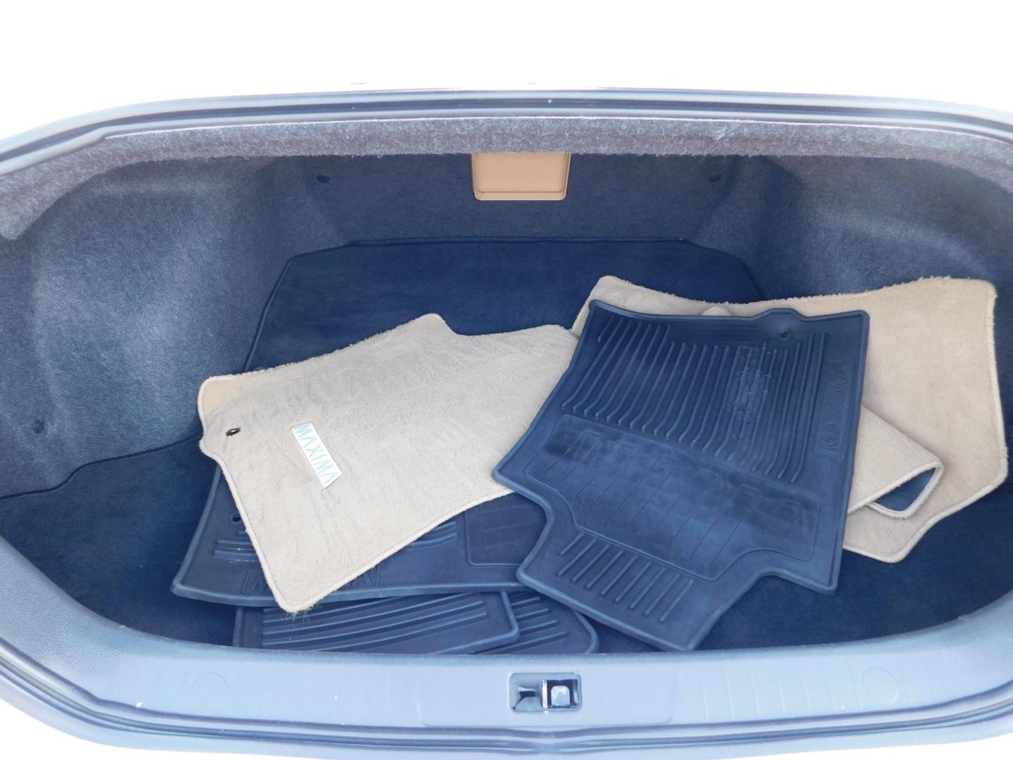 2010 WHITE Nissan Maxima S (1N4AA5AP6AC) with an 3.5L V6 DOHC 24V engine, CVT transmission, located at 2121 Burlington St, North Kansas City, MO, 64116, (816) 556-0707, 39.144707, -94.581978 - Photo#10