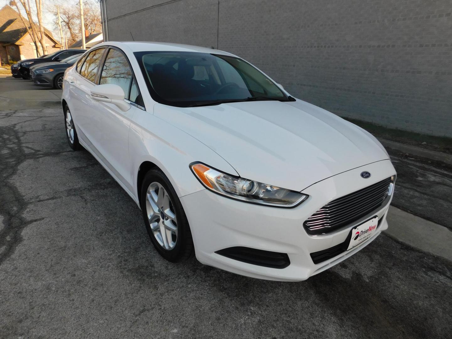 2015 WHITE Ford Fusion SE (3FA6P0H74FR) with an 2.5L L4 DOHC 16V engine, located at 2121 Burlington St, North Kansas City, MO, 64116, (816) 556-0707, 39.144707, -94.581978 - Photo#9