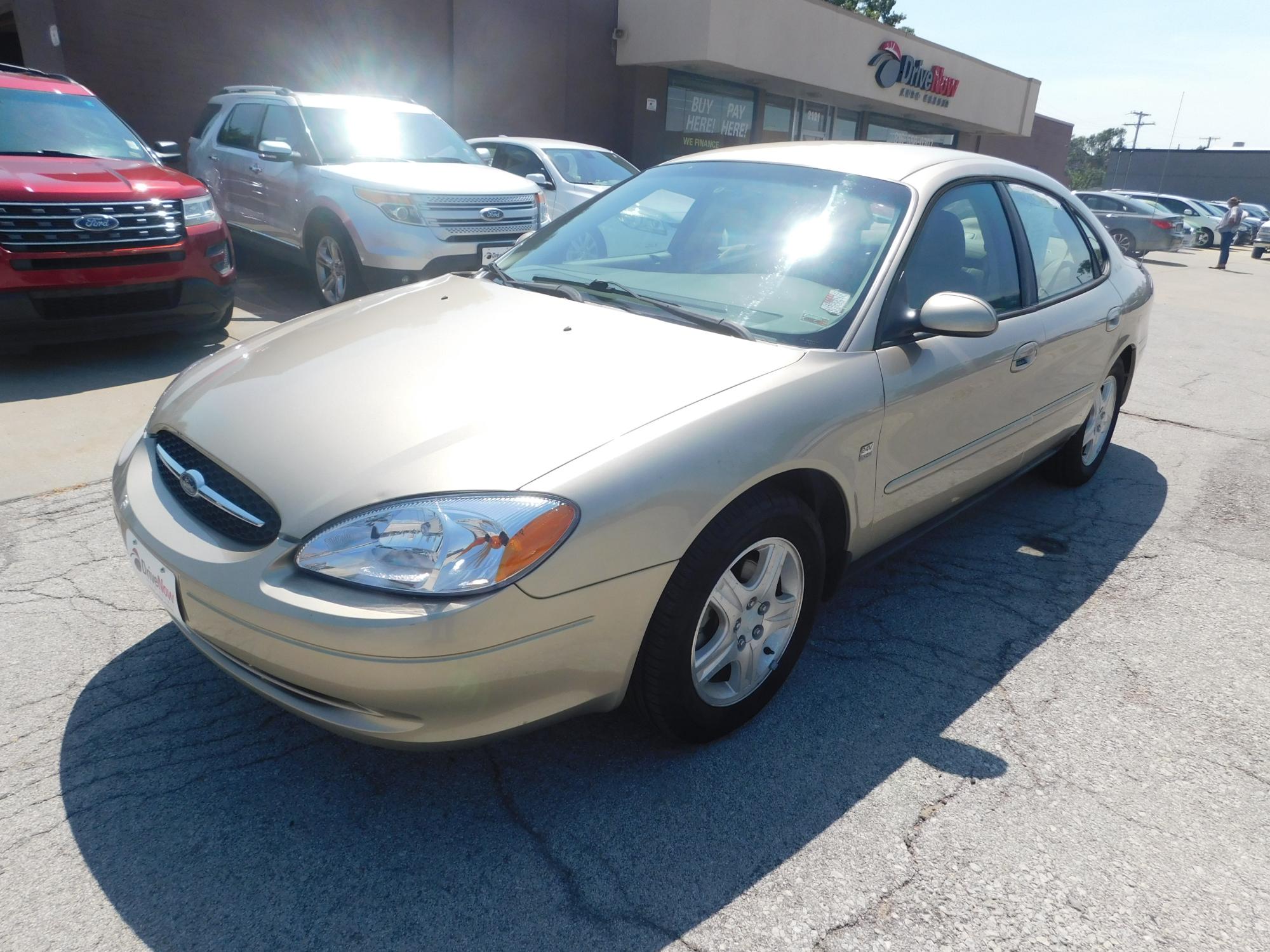 photo of 2001 Ford Taurus SEL