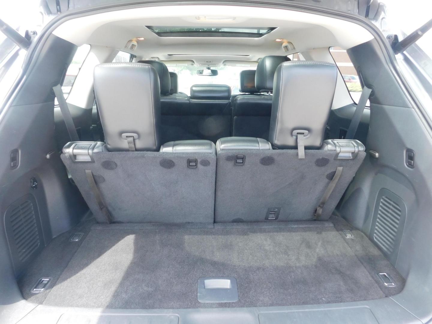 2017 GRAY Nissan Pathfinder Platinum 4WD (5N1DR2MM9HC) with an 3.5L V6 DOHC 24V engine, CVT transmission, located at 2121 Burlington St, North Kansas City, MO, 64116, (816) 556-0707, 39.144707, -94.581978 - Photo#11
