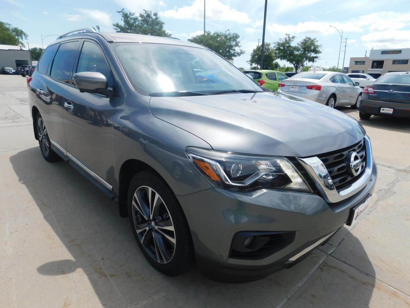 2017 GRAY Nissan Pathfinder Platinum 4WD (5N1DR2MM9HC) with an 3.5L V6 DOHC 24V engine, CVT transmission, located at 2121 Burlington St, North Kansas City, MO, 64116, (816) 556-0707, 39.144707, -94.581978 - Photo#13