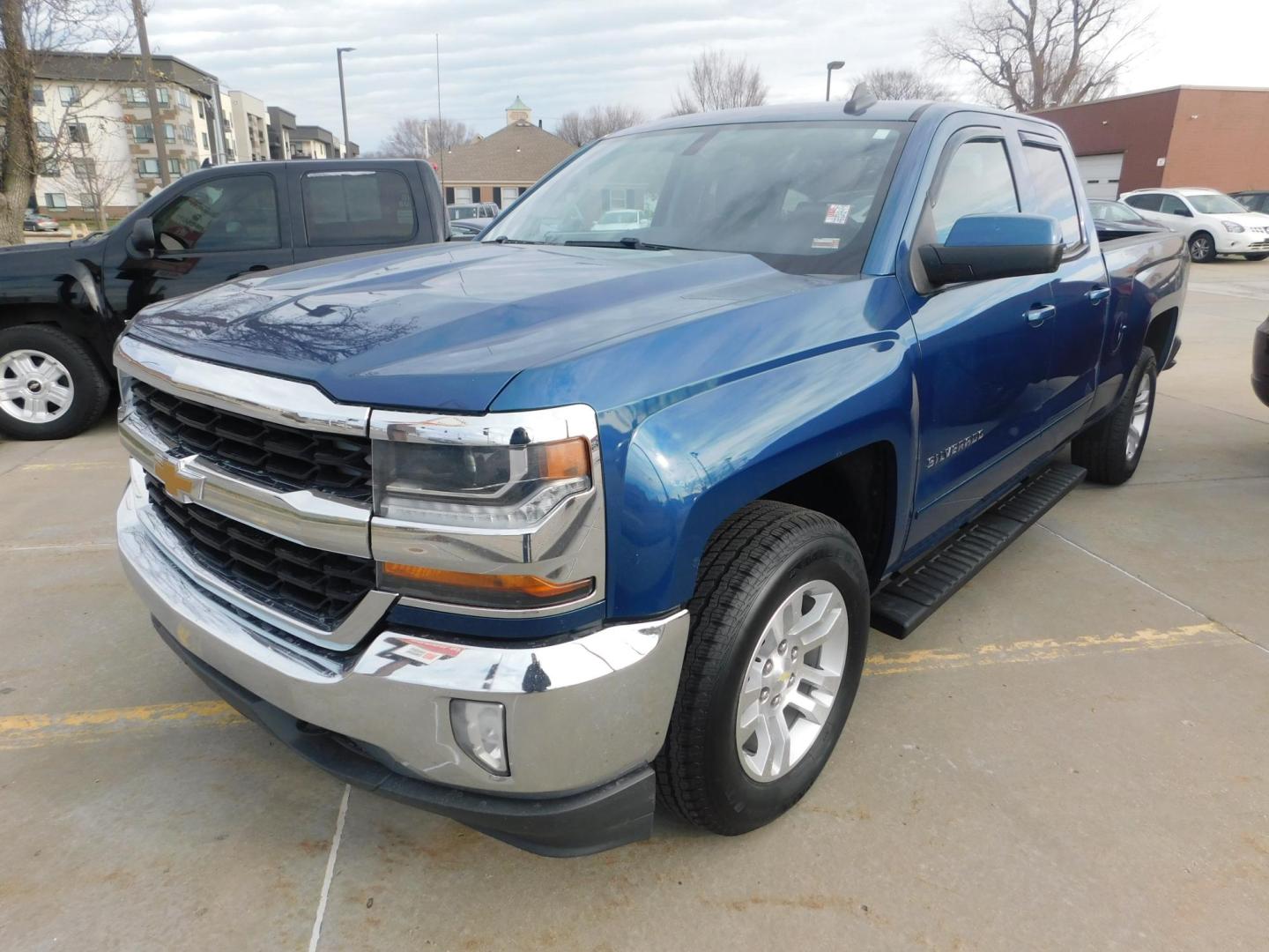 2016 BLUE Chevrolet Silverado 1500 LT Double Cab 4WD (1GCVKREC3GZ) with an 5.3L V8 OHV 16V engine, 6A transmission, located at 2121 Burlington St, North Kansas City, MO, 64116, (816) 556-0707, 39.144707, -94.581978 - Photo#0