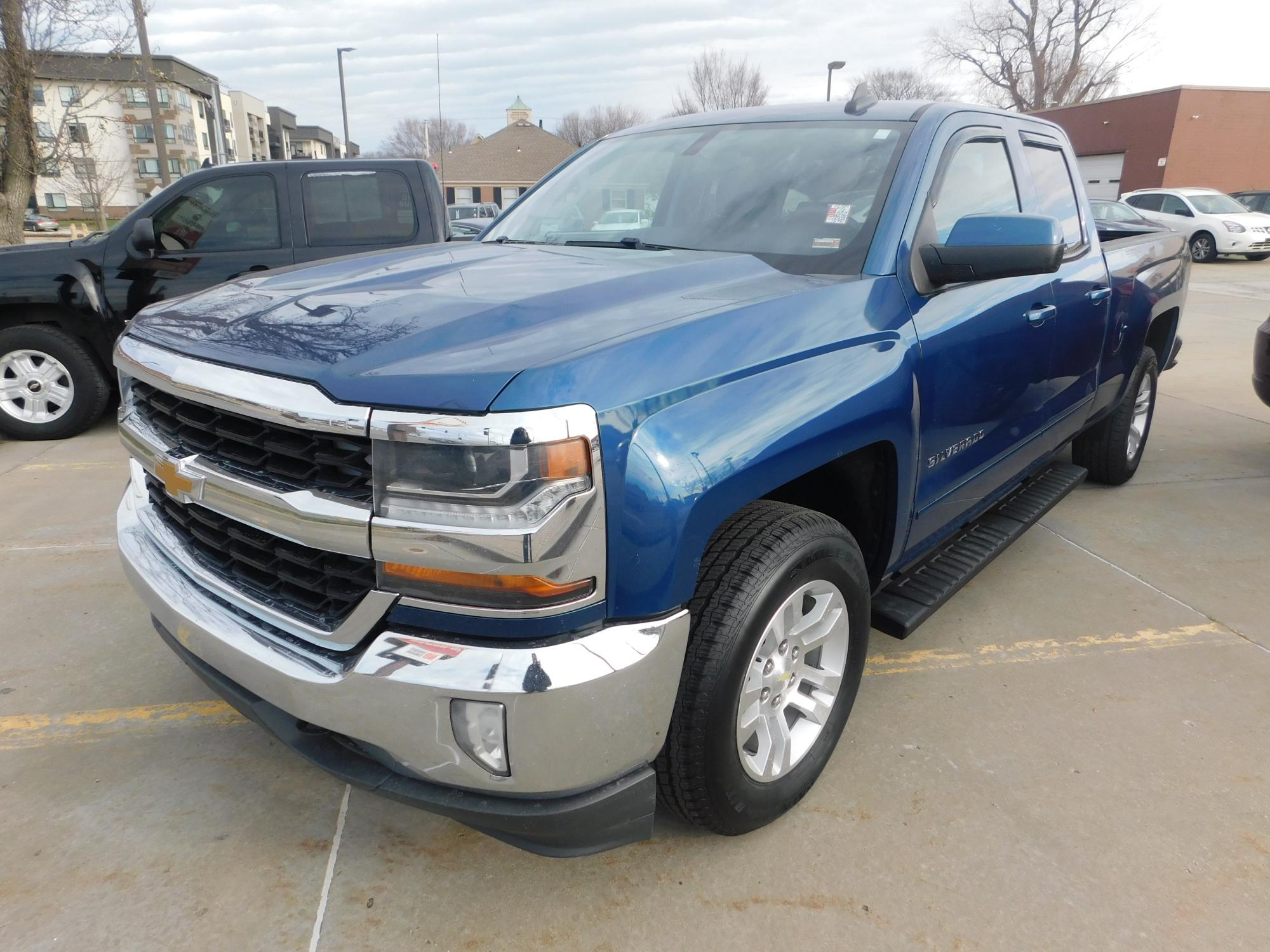 photo of 2016 Chevrolet Silverado 1500 LT Double Cab 4WD