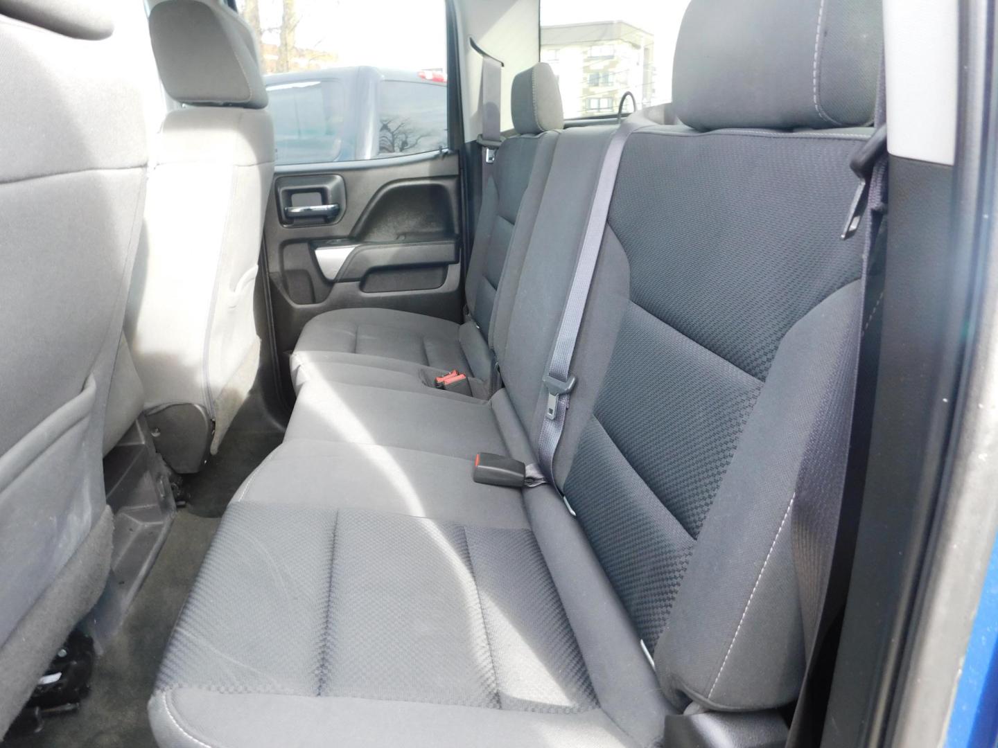 2016 BLUE Chevrolet Silverado 1500 LT Double Cab 4WD (1GCVKREC3GZ) with an 5.3L V8 OHV 16V engine, 6A transmission, located at 2121 Burlington St, North Kansas City, MO, 64116, (816) 556-0707, 39.144707, -94.581978 - Photo#5