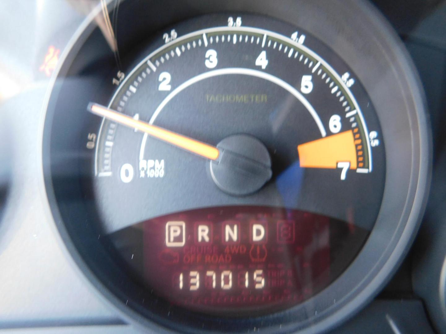 2014 SILVER Jeep Patriot Sport 2WD (1C4NJPBB5ED) with an 2.4L L4 DOHC 16V engine, located at 2121 Burlington St, North Kansas City, MO, 64116, (816) 556-0707, 39.144707, -94.581978 - Photo#4