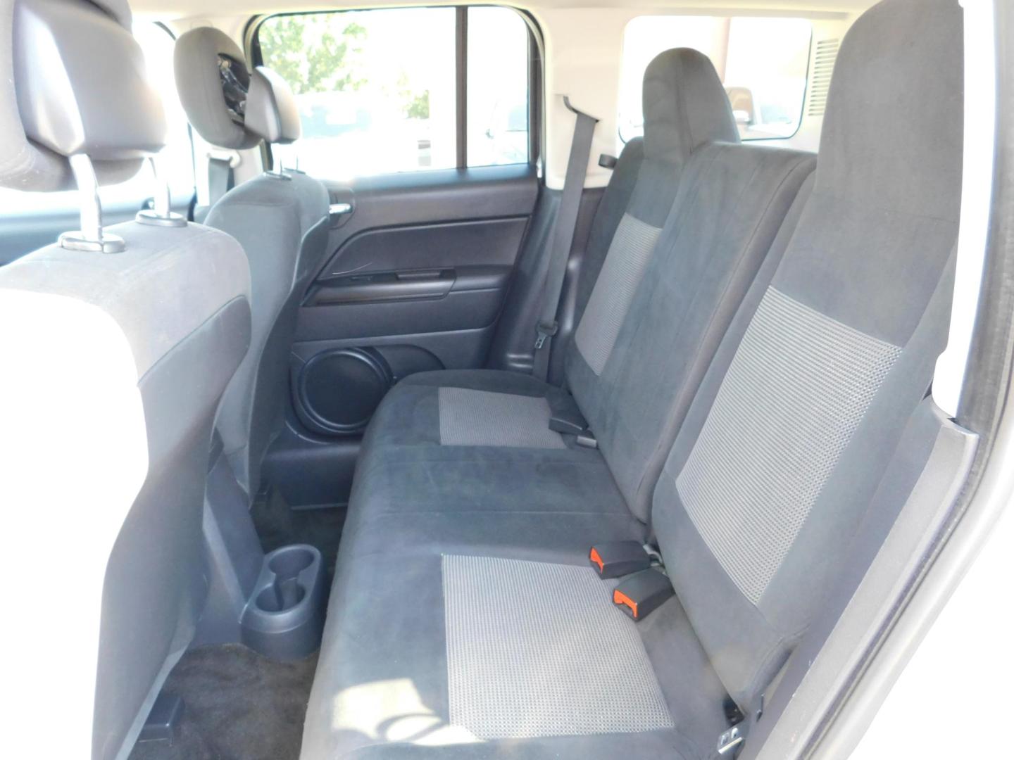 2014 SILVER Jeep Patriot Sport 2WD (1C4NJPBB5ED) with an 2.4L L4 DOHC 16V engine, located at 2121 Burlington St, North Kansas City, MO, 64116, (816) 556-0707, 39.144707, -94.581978 - Photo#5