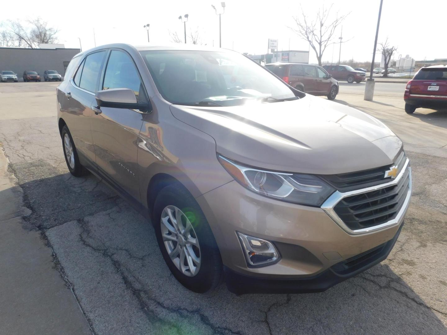 2019 BROWN Chevrolet Equinox LT 2WD (2GNAXJEV5K6) with an 1.5L L4 DIR DOHC 16V TURBO engine, 6A transmission, located at 2121 Burlington St, North Kansas City, MO, 64116, (816) 556-0707, 39.144707, -94.581978 - Photo#9
