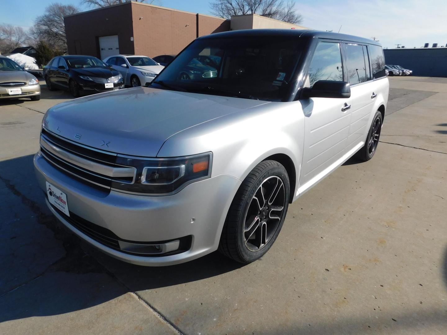 2014 SILVER Ford Flex Limited FWD (2FMGK5D8XEB) with an 3.5L V6 DOHC 24V engine, 6-Speed Automatic Overdrive transmission, located at 2121 Burlington St, North Kansas City, MO, 64116, (816) 556-0707, 39.144707, -94.581978 - Photo#0
