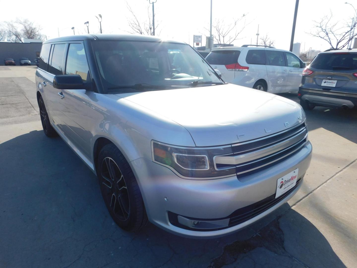 2014 SILVER Ford Flex Limited FWD (2FMGK5D8XEB) with an 3.5L V6 DOHC 24V engine, 6-Speed Automatic Overdrive transmission, located at 2121 Burlington St, North Kansas City, MO, 64116, (816) 556-0707, 39.144707, -94.581978 - Photo#10