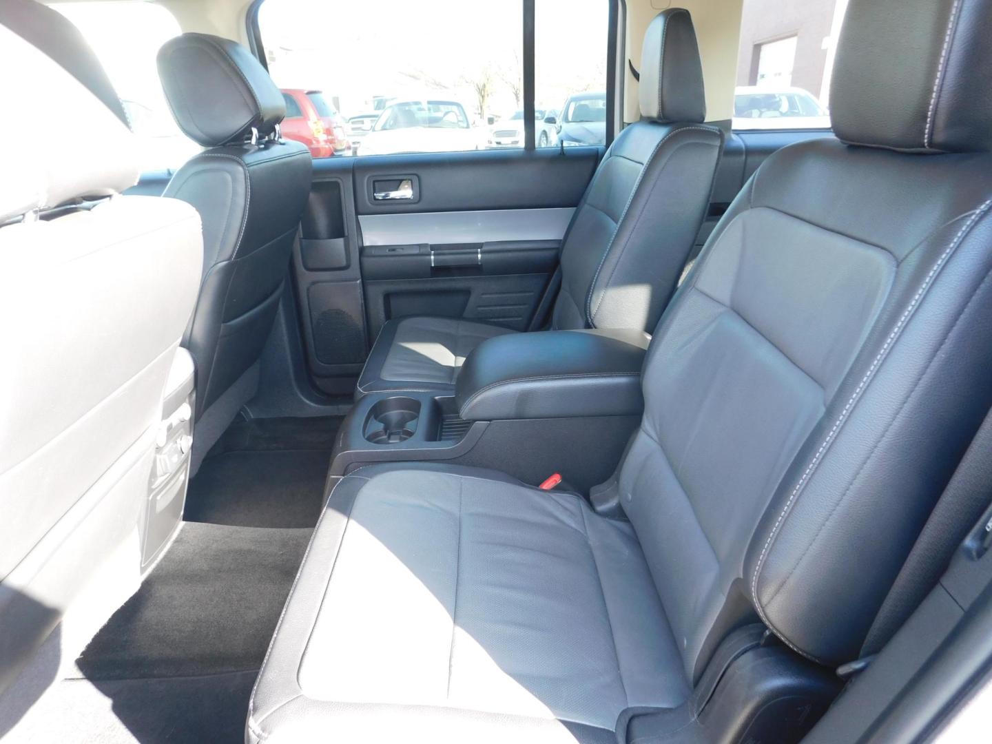 2014 SILVER Ford Flex Limited FWD (2FMGK5D8XEB) with an 3.5L V6 DOHC 24V engine, 6-Speed Automatic Overdrive transmission, located at 2121 Burlington St, North Kansas City, MO, 64116, (816) 556-0707, 39.144707, -94.581978 - Photo#6