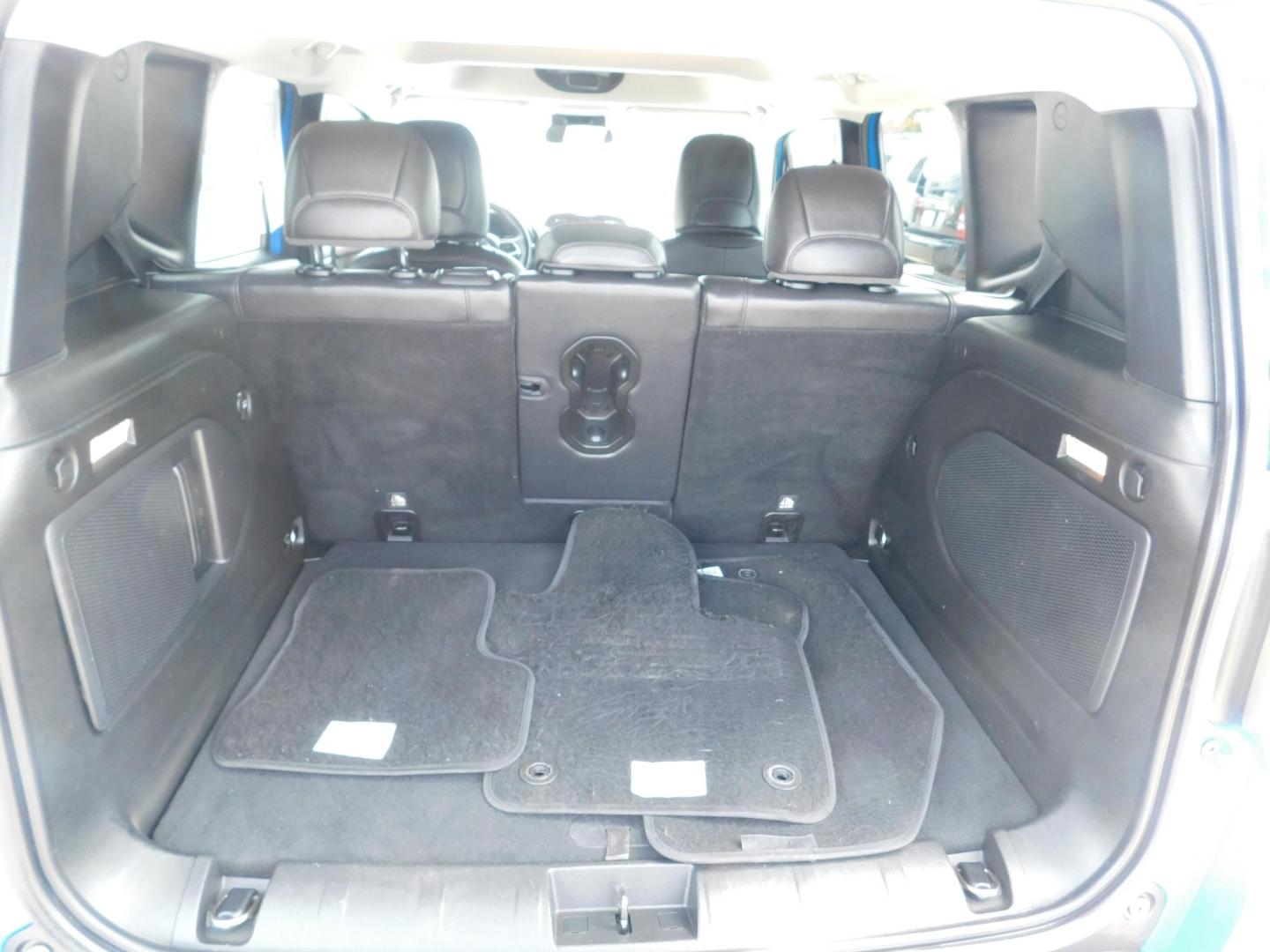 2015 BLUE Jeep Renegade Trailhawk (ZACCJBCT4FP) with an 2.4L L4 engine, 9-Speed Automatic transmission, located at 2121 Burlington St, North Kansas City, MO, 64116, (816) 556-0707, 39.144707, -94.581978 - Photo#8