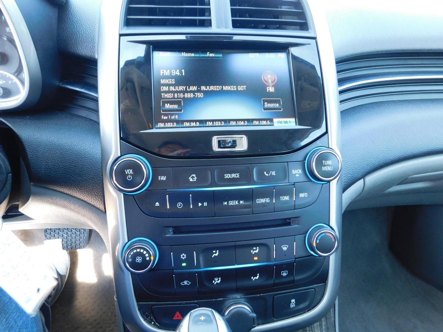 2015 SILVER Chevrolet Malibu 1LT (1G11C5SL2FF) with an 2.5L L4 DOHC 16V engine, 6-Speed Automatic transmission, located at 2121 Burlington St, North Kansas City, MO, 64116, (816) 556-0707, 39.144707, -94.581978 - Photo#3