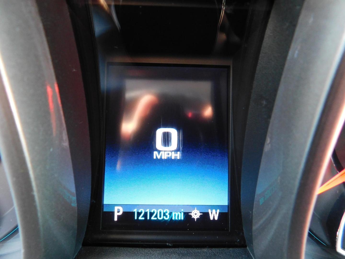 2015 SILVER Chevrolet Malibu 1LT (1G11C5SL2FF) with an 2.5L L4 DOHC 16V engine, 6-Speed Automatic transmission, located at 2121 Burlington St, North Kansas City, MO, 64116, (816) 556-0707, 39.144707, -94.581978 - Photo#4