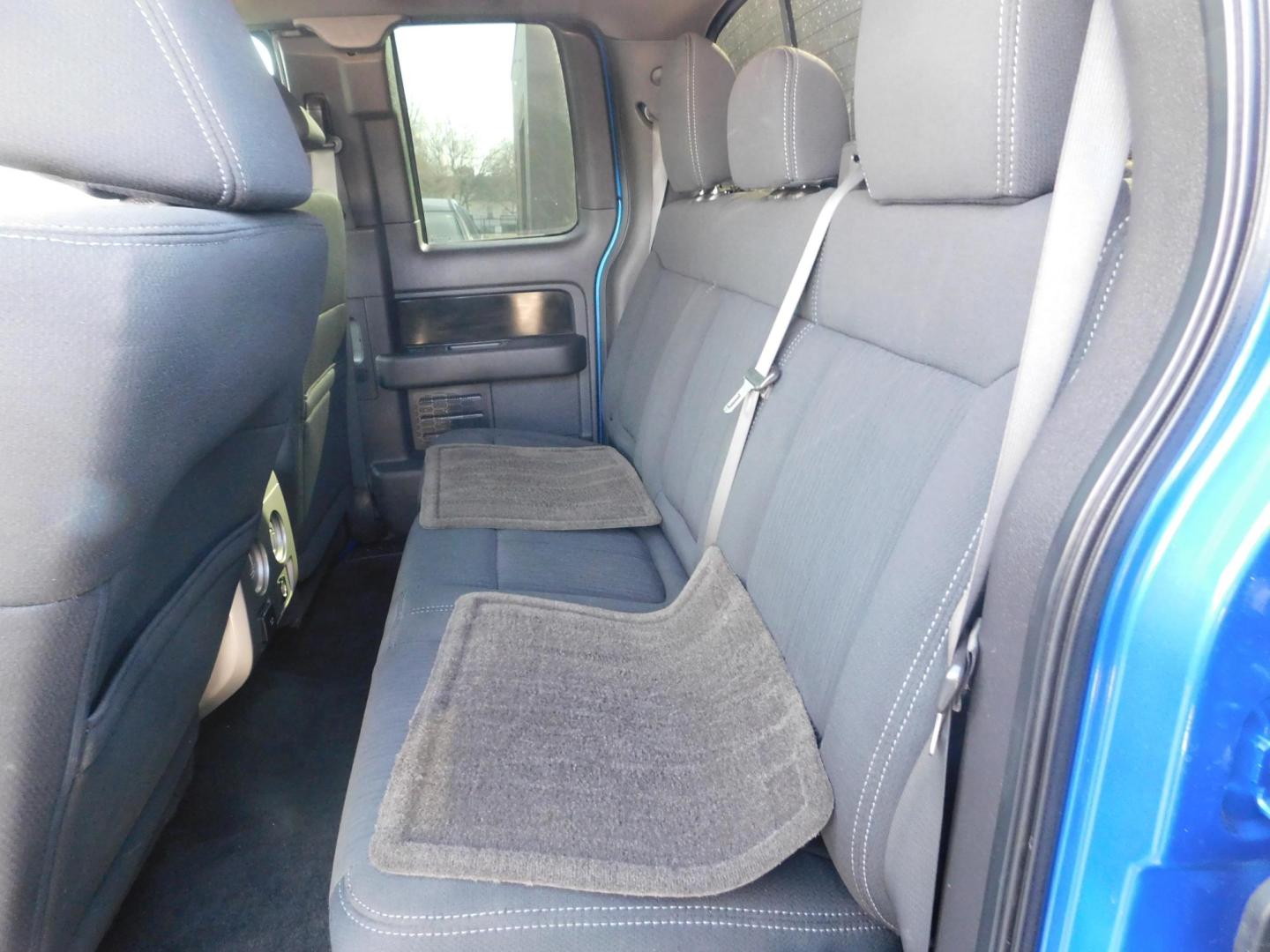 2011 BLUE Ford F-150 FX4 SuperCab 6.5-ft. Bed 4WD (1FTFX1EFXBF) with an 5.0L V8 engine, 4-Speed Automatic transmission, located at 2121 Burlington St, North Kansas City, MO, 64116, (816) 556-0707, 39.144707, -94.581978 - Photo#5