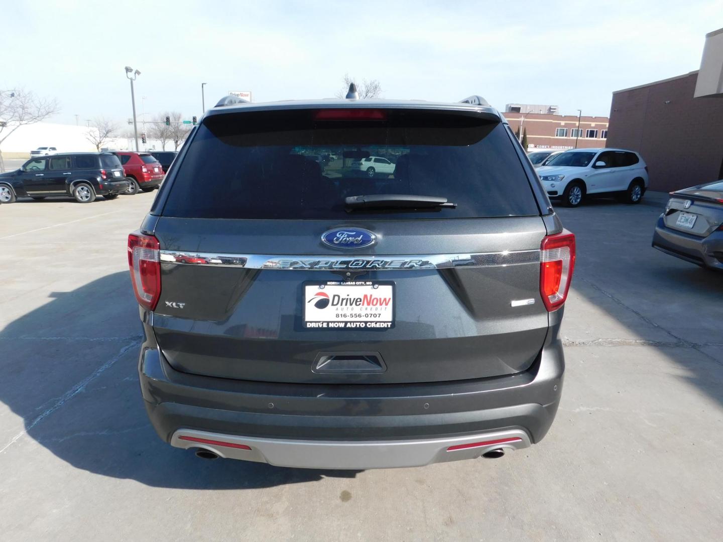 2016 GRAY Ford Explorer XLT 4WD (1FM5K8DH5GG) with an 2.3L L4 DOHC 16V engine, 6-Speed Automatic transmission, located at 2121 Burlington St, North Kansas City, MO, 64116, (816) 556-0707, 39.144707, -94.581978 - Photo#9