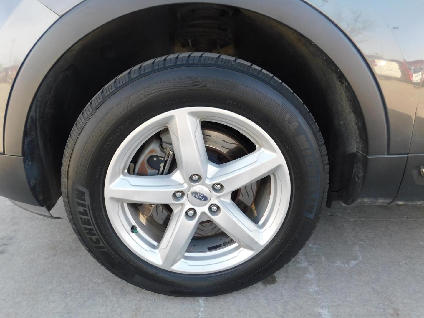 2016 GRAY Ford Explorer XLT 4WD (1FM5K8DH5GG) with an 2.3L L4 DOHC 16V engine, 6-Speed Automatic transmission, located at 2121 Burlington St, North Kansas City, MO, 64116, (816) 556-0707, 39.144707, -94.581978 - Photo#1