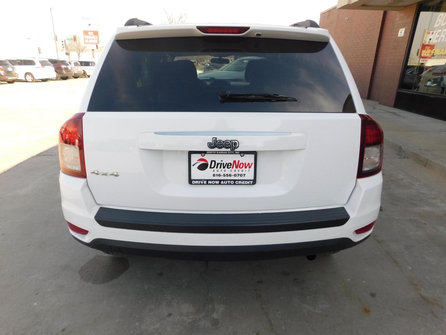2015 WHITE Jeep Compass Sport 4WD (1C4NJDBB5FD) with an 2.4L L4 DOHC 16V engine, located at 2121 Burlington St, North Kansas City, MO, 64116, (816) 556-0707, 39.144707, -94.581978 - Photo#7