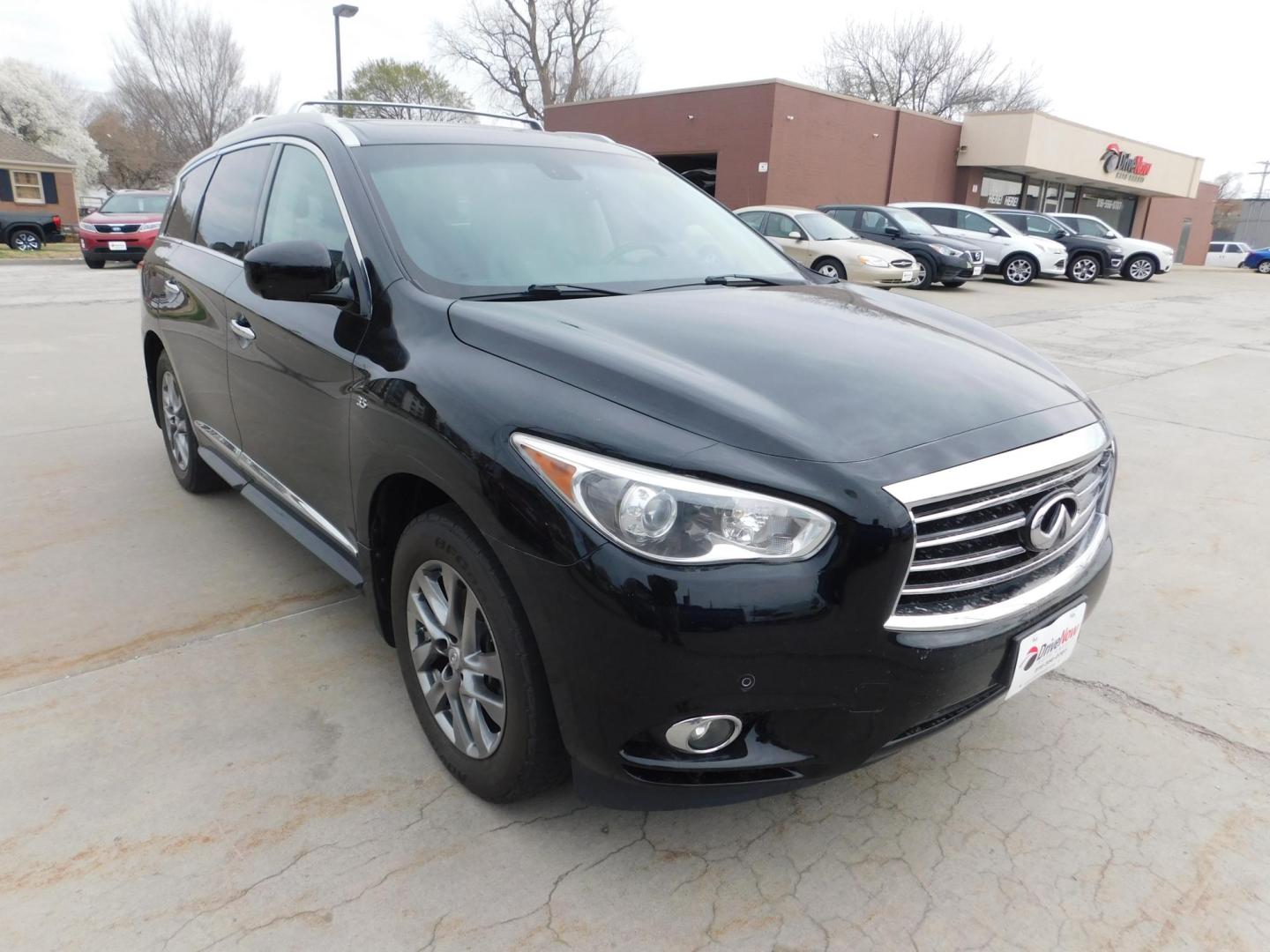2014 BLACK Infiniti JX Base AWD (5N1AL0MM9EC) with an 3.5L V6 DOHC 24V engine, Continuously Variable Transmission transmission, located at 2121 Burlington St, North Kansas City, MO, 64116, (816) 556-0707, 39.144707, -94.581978 - Photo#12