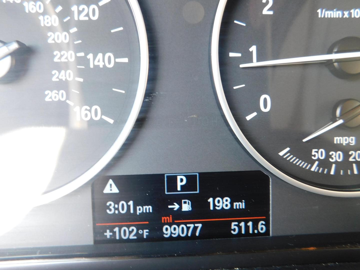 2015 WHITE BMW X3 xDrive28i (5UXWX9C59F0) with an 2.0L L4 DOHC 16V engine, 8-Speed Automatic transmission, located at 2121 Burlington St, North Kansas City, MO, 64116, (816) 556-0707, 39.144707, -94.581978 - Photo#5