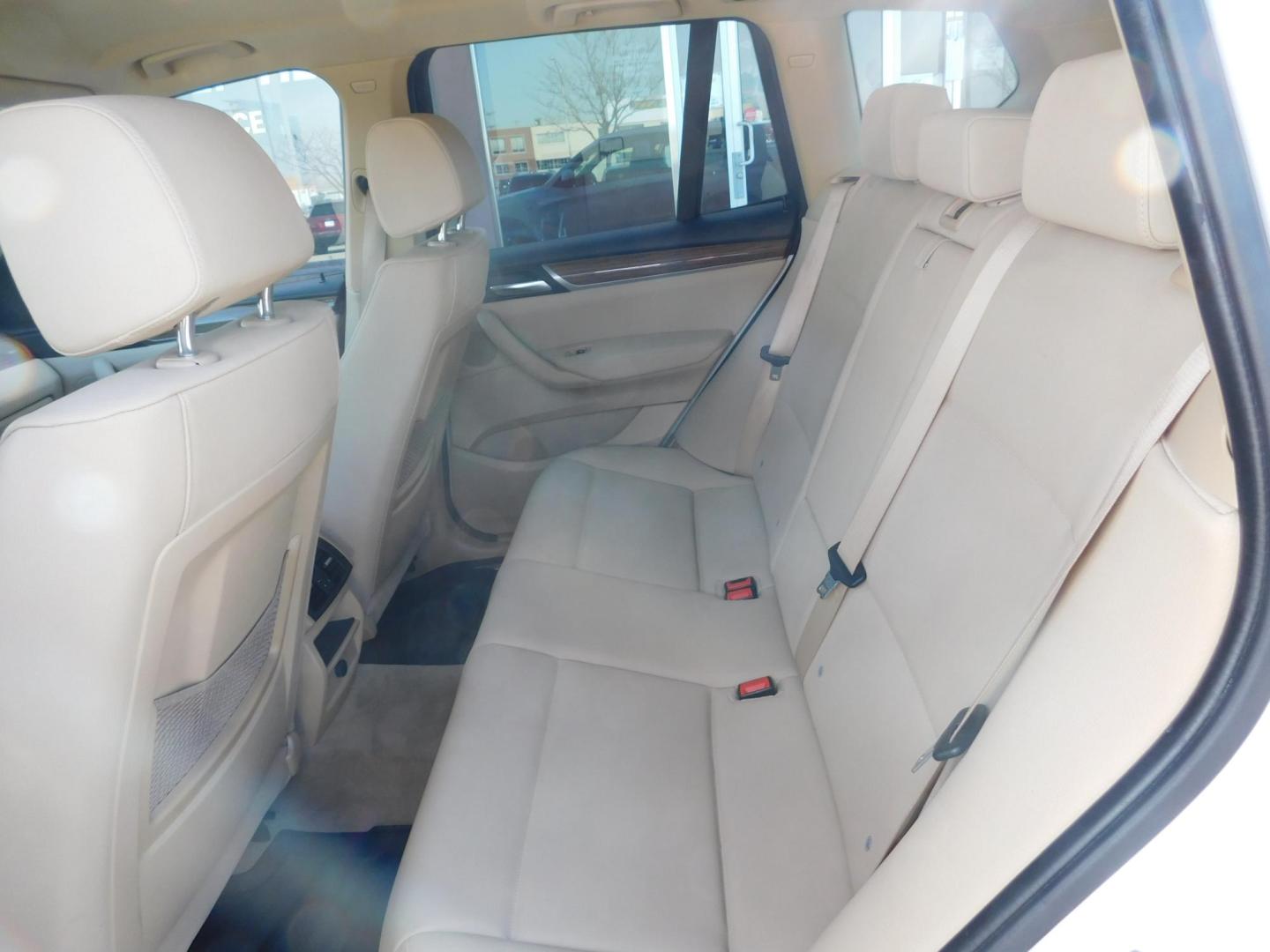 2015 WHITE BMW X3 xDrive28i (5UXWX9C59F0) with an 2.0L L4 DOHC 16V engine, 8-Speed Automatic transmission, located at 2121 Burlington St, North Kansas City, MO, 64116, (816) 556-0707, 39.144707, -94.581978 - Photo#6