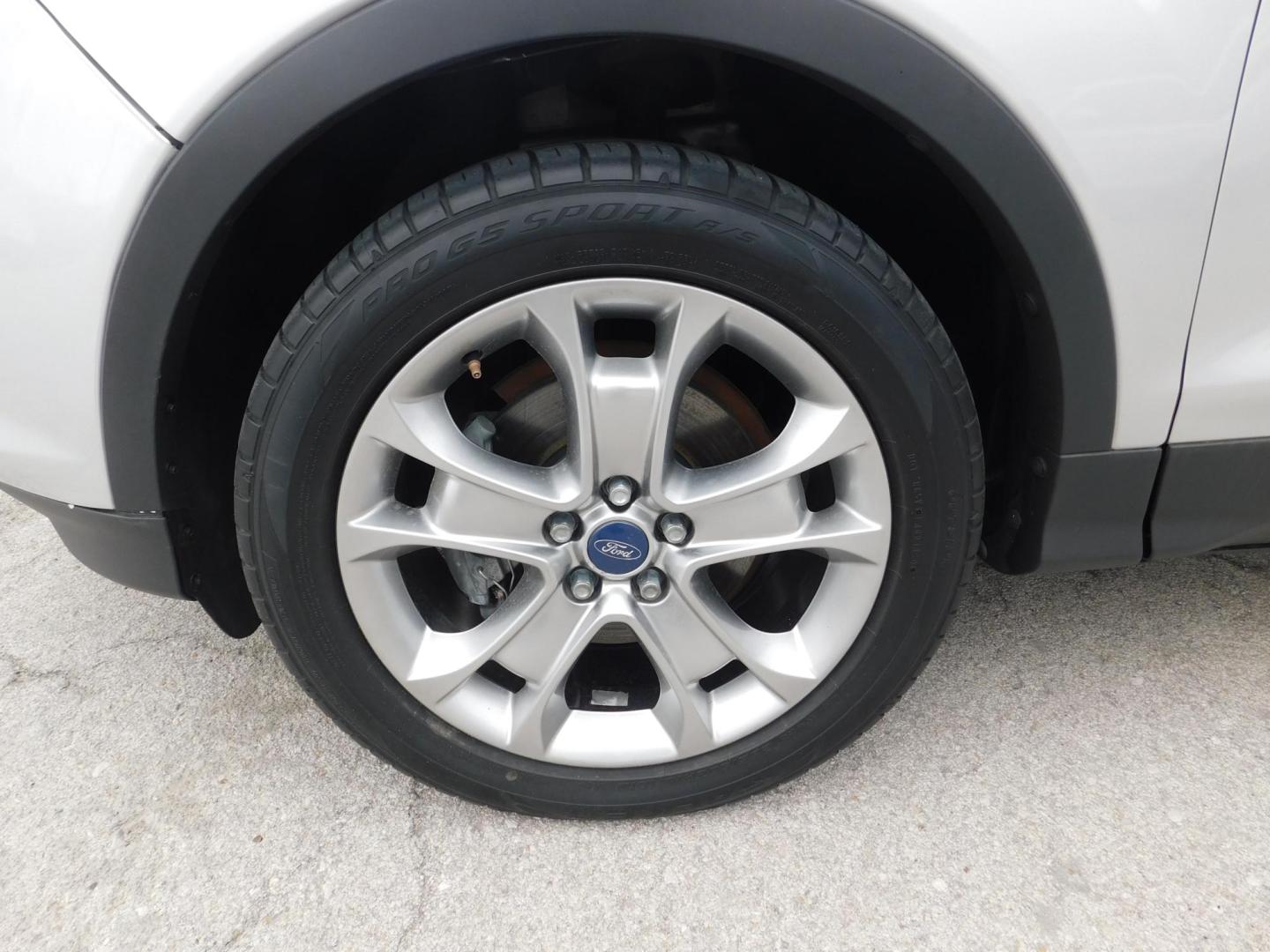 2013 SILVER Ford Escape SEL FWD (1FMCU0HX3DU) with an 1.6L L4 DOHC 16V engine, 6-Speed Automatic transmission, located at 2121 Burlington St, North Kansas City, MO, 64116, (816) 556-0707, 39.144707, -94.581978 - Photo#1