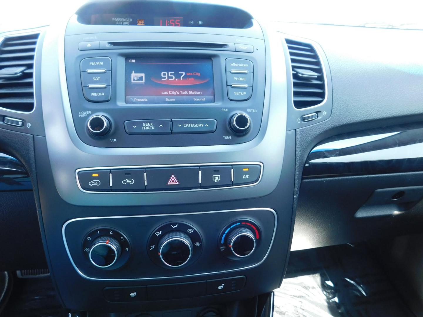 2014 BURGUNDY Kia Sorento LX 2WD (5XYKT3A67EG) with an 2.4L L4 DOHC 16V engine, 6-Speed Automatic transmission, located at 2121 Burlington St, North Kansas City, MO, 64116, (816) 556-0707, 39.144707, -94.581978 - Photo#3