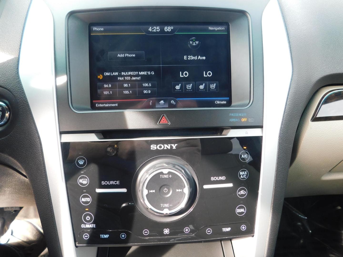 2011 WHITE Ford Explorer Limited 4WD (1FMHK8F83BG) with an 3.5L V6 DOHC 24V engine, 6-Speed Automatic transmission, located at 2121 Burlington St, North Kansas City, MO, 64116, (816) 556-0707, 39.144707, -94.581978 - Photo#3