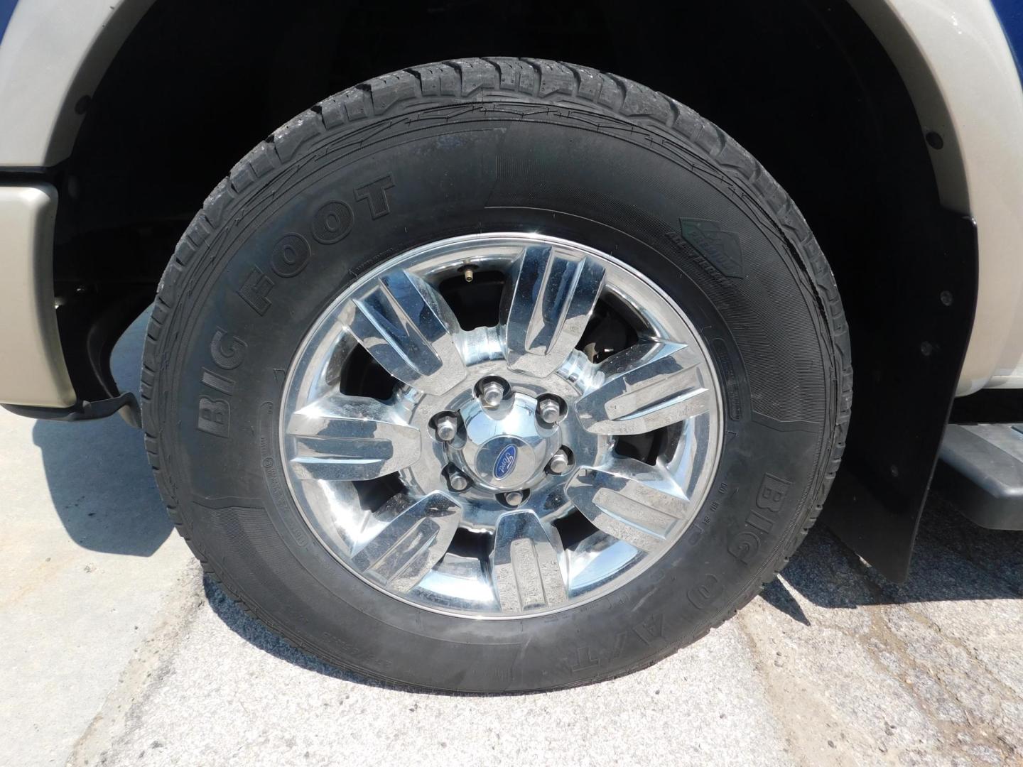 2010 BLUE Ford F-150 Lariat SuperCrew 5.5-ft. Bed 4WD (1FTFW1EV0AF) with an 5.4L V8 SOHC 24V FFV engine, 4-Speed Automatic transmission, located at 2121 Burlington St, North Kansas City, MO, 64116, (816) 556-0707, 39.144707, -94.581978 - Photo#1