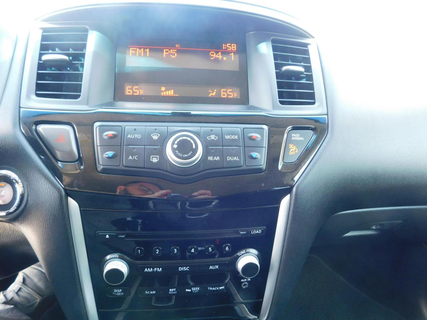 2013 BLUE Nissan Pathfinder LE 2WD (5N1AR2MN6DC) with an 3.5L V6 DOHC 24V engine, Continuously Variable Transmission transmission, located at 2121 Burlington St, North Kansas City, MO, 64116, (816) 556-0707, 39.144707, -94.581978 - Photo#3