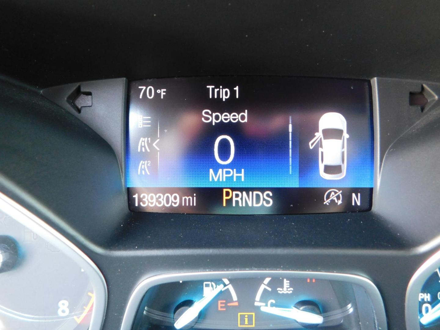 2017 BROWN Ford Escape SE 4WD (1FMCU9G93HU) with an 2.0L L4 DOHC 16V engine, 6A transmission, located at 2121 Burlington St, North Kansas City, MO, 64116, (816) 556-0707, 39.144707, -94.581978 - Photo#5
