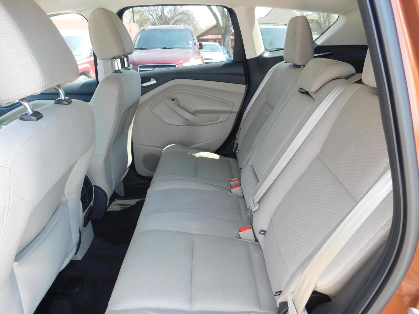 2017 BROWN Ford Escape SE 4WD (1FMCU9G93HU) with an 2.0L L4 DOHC 16V engine, 6A transmission, located at 2121 Burlington St, North Kansas City, MO, 64116, (816) 556-0707, 39.144707, -94.581978 - Photo#6