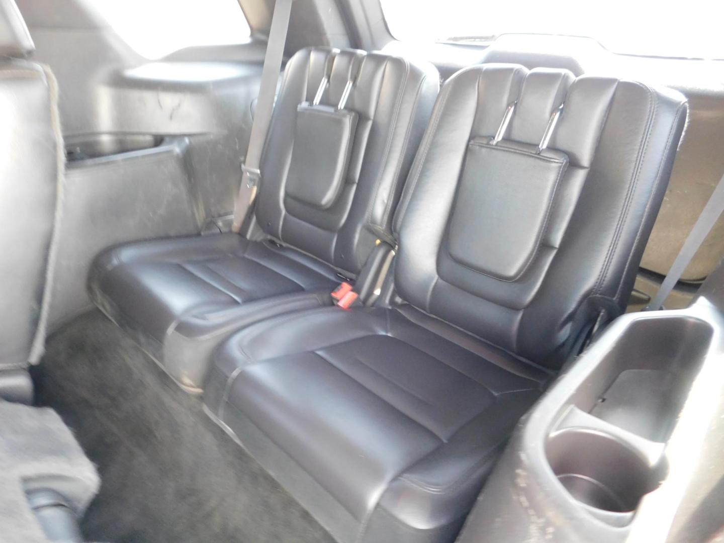 2015 SILVER Ford Explorer Limited 4WD (1FM5K8F83FG) with an 3.5L V6 DOHC 24V engine, 6-Speed Automatic transmission, located at 2121 Burlington St, North Kansas City, MO, 64116, (816) 556-0707, 39.144707, -94.581978 - Photo#7