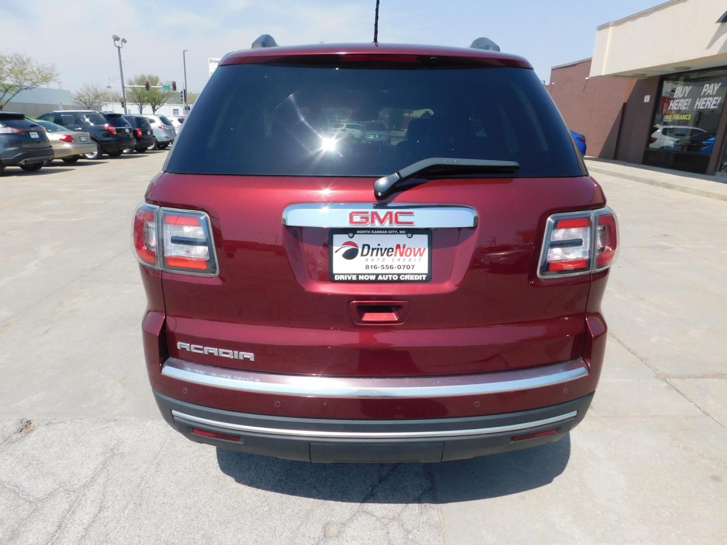 2015 RED GMC Acadia SLT-1 FWD (1GKKRRKD3FJ) with an 3.6L V6 DOHC 24V engine, 6-Speed Automatic transmission, located at 2121 Burlington St, North Kansas City, MO, 64116, (816) 556-0707, 39.144707, -94.581978 - Photo#9