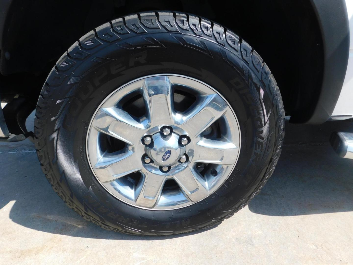 2013 WHITE Ford F-150 XLT SuperCrew 6.5-ft. Bed 4WD (1FTFW1ET9DK) with an 3.5L V6 TURBO engine, 6-Speed Automatic transmission, located at 2121 Burlington St, North Kansas City, MO, 64116, (816) 556-0707, 39.144707, -94.581978 - Photo#1
