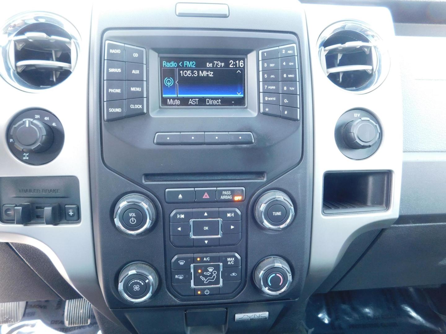 2013 WHITE Ford F-150 XLT SuperCrew 6.5-ft. Bed 4WD (1FTFW1ET9DK) with an 3.5L V6 TURBO engine, 6-Speed Automatic transmission, located at 2121 Burlington St, North Kansas City, MO, 64116, (816) 556-0707, 39.144707, -94.581978 - Photo#3