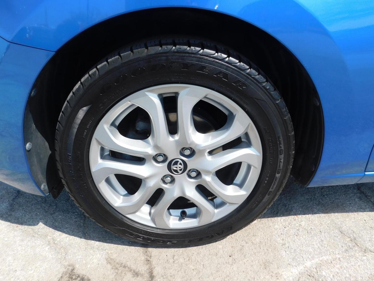 2018 BLUE Toyota Yaris iA 6A (3MYDLBYV0JY) with an 1.5L L4 DOHC 16V engine, 6A transmission, located at 2121 Burlington St, North Kansas City, MO, 64116, (816) 556-0707, 39.144707, -94.581978 - Photo#1