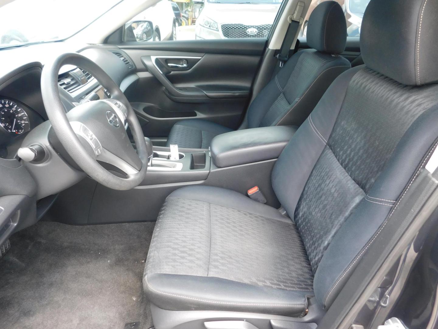 2018 BLUE Nissan Altima 2.5 (1N4AL3AP2JC) with an 2.5L L4 DOHC 16V engine, CVT transmission, located at 2121 Burlington St, North Kansas City, MO, 64116, (816) 556-0707, 39.144707, -94.581978 - Photo#2