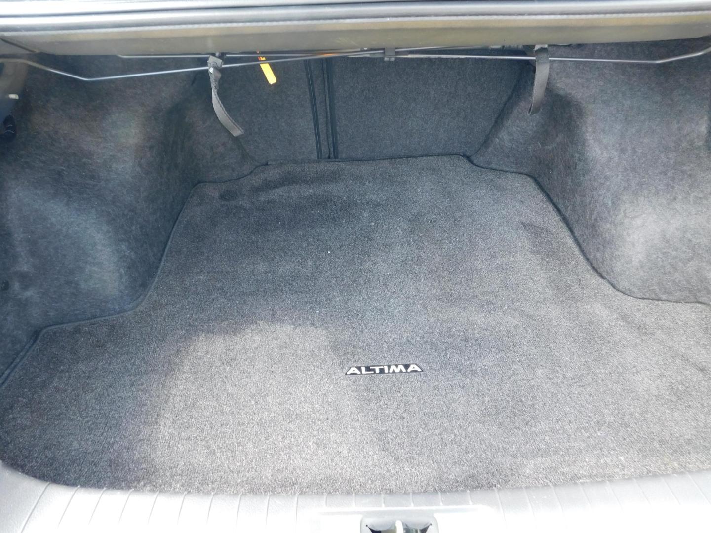2018 BLUE Nissan Altima 2.5 (1N4AL3AP2JC) with an 2.5L L4 DOHC 16V engine, CVT transmission, located at 2121 Burlington St, North Kansas City, MO, 64116, (816) 556-0707, 39.144707, -94.581978 - Photo#7