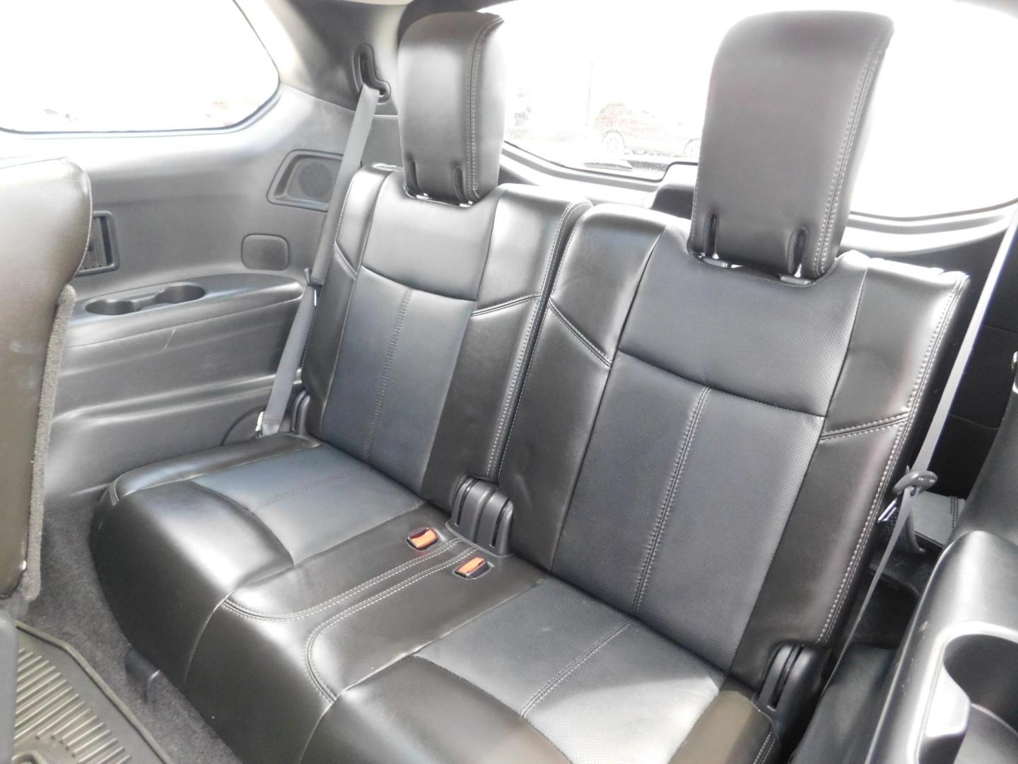 2014 RED Nissan Pathfinder S 4WD (5N1AR2MM0EC) with an 3.5L V6 DOHC 24V engine, Continuously Variable Transmission transmission, located at 2121 Burlington St, North Kansas City, MO, 64116, (816) 556-0707, 39.144707, -94.581978 - Photo#9